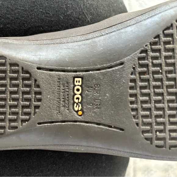 Bogs Brown Patterned Boots - Picture 3 of 4